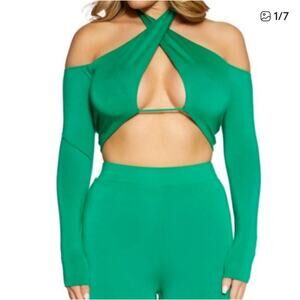 Naked Wardrobe Hotline Coldshoulder
Green Crop Top